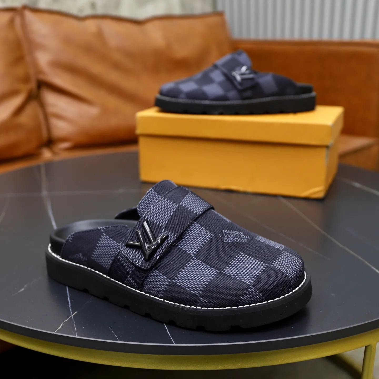 Ex-factory price 420💰 Lv. Popular men's slippers hot sale 🔥 🩴Official website one to one production 38-45 sizes 45 46 🉑️Customized!